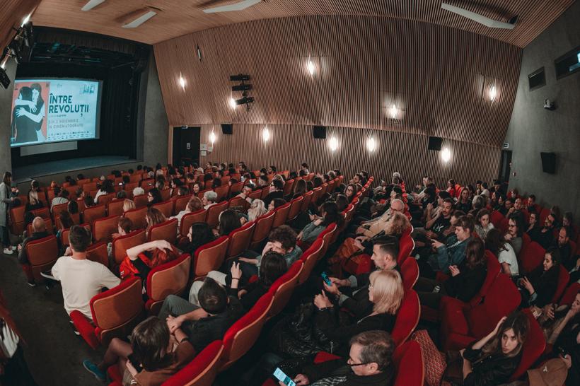 De mâine docu-ficțiunea ÎNTRE REVOLUȚII intră în cinema. Filmul regizat de Vlad Petri a avut Avanpremiera de Gală la București 18867786