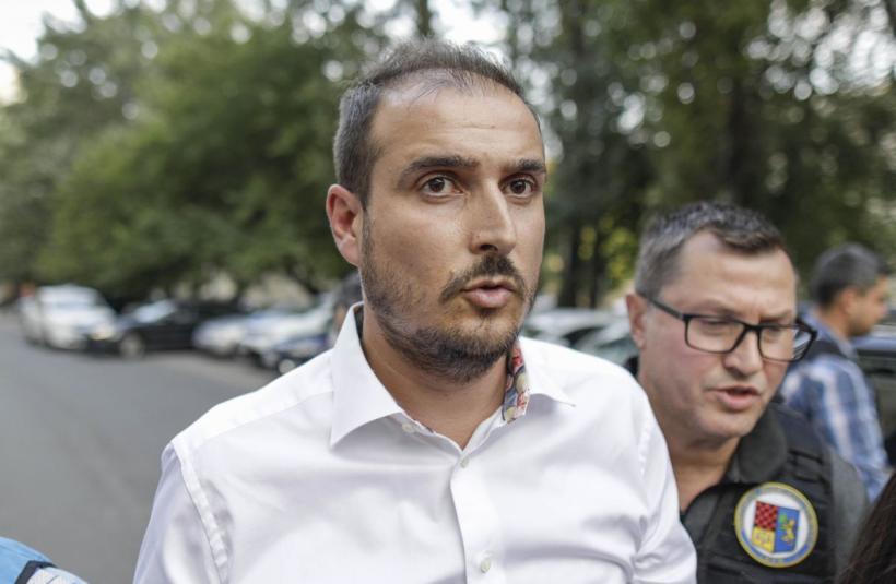 Arestul Poliției, transformat în business center de patronii bombei de la Crevedia: țineau ședințe AGA, închizând și deschizând puncte de lucru, în spatele gratiilor  18867579