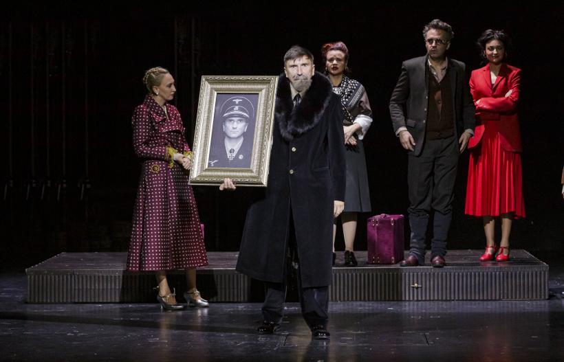 Premiera oficială a spectacolului A FI SAU A NU FI, la Teatrul de Comedie 18867472