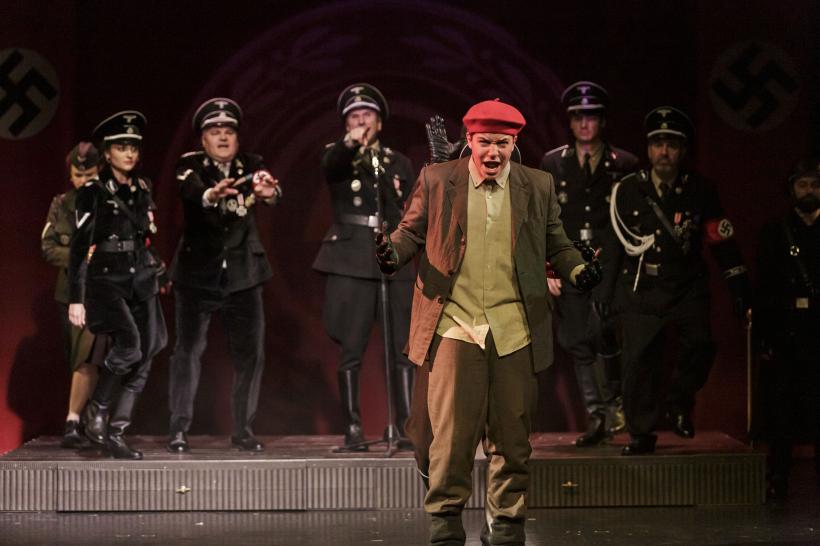 Premiera oficială a spectacolului A FI SAU A NU FI, la Teatrul de Comedie 18867479