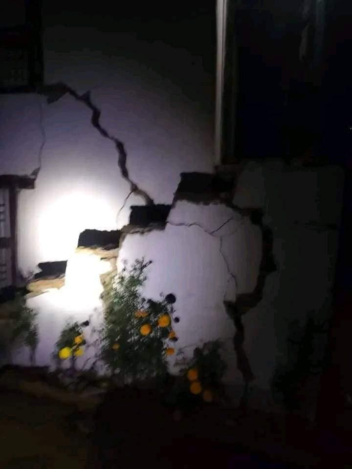 Cutremur de 6.4 grade în Nepal, resimțit la New Delhi: Cel puțin 24 de oameni au murit 18868038