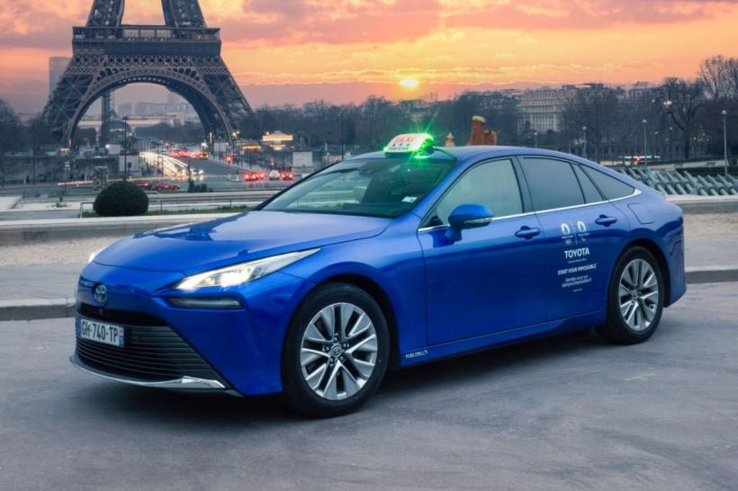 Gaura neagră a mașinilor verzi 18867805