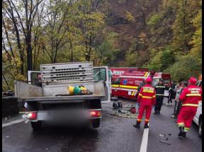 Trafic blocat TOTAL pe DN 7, în Vâlcea, din cauza unui accident cu un TIR