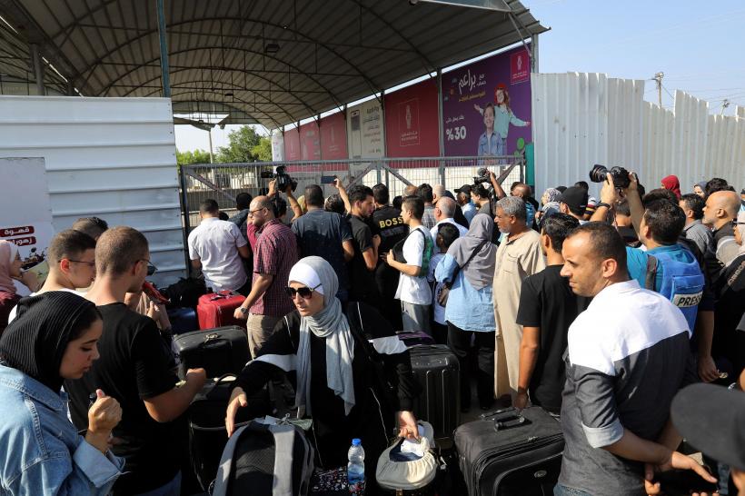 Alți 730 de cetățeni străini vor părăsi Fâșia Gaza prin punctul de trecere Rafah. Niciun român pe listă