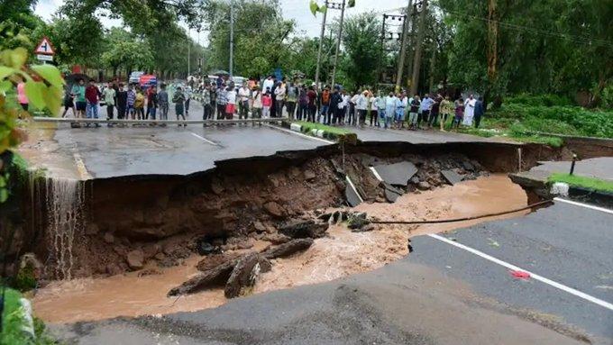 Cutremurul din Nepal a făcut sute de victime. Cel puțin 128 de oameni au murit 18868043
