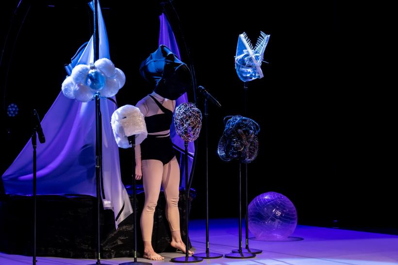 Teme actuale într-o manieră accesibilă, în spectacolele Vanner Collective din luna noiembrie 18867908