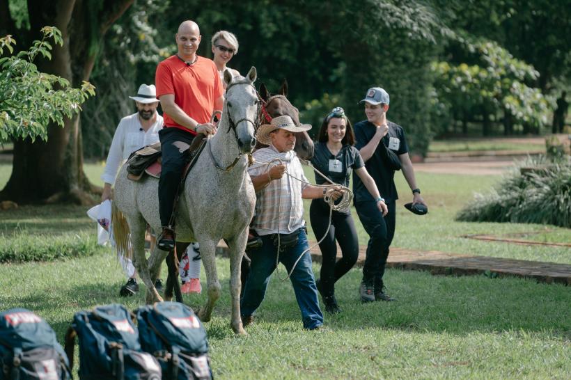 Giulia și Vlad Huidu au câștigat prima amuletă și Joker-ul etapei a treia America Express. Diseară, echipele se luptă pentru prima imunitate care aduce și biletele pentru Ecuador 18868276