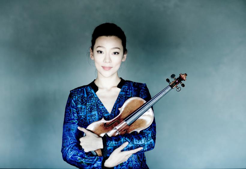 Harry Ogg şi Clara-Jumi Kang, artişti consacraţi pe scena Filarmonicii