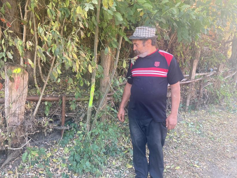 Mica răscoală din Argeș: Noi vrem podeț! 18868248