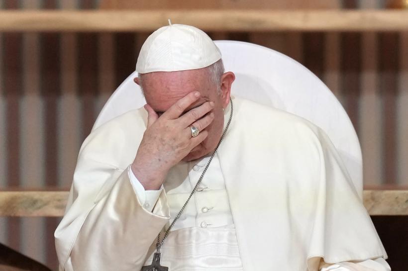 Papa Francisc a renunţat la citirea unui discurs argumentând că nu se simte bine