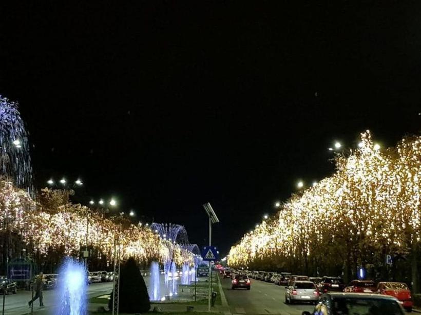 Au început pregătirile pentru sărbătorile de iarnă. Se montează iluminatul festiv din Capitală 18868889
