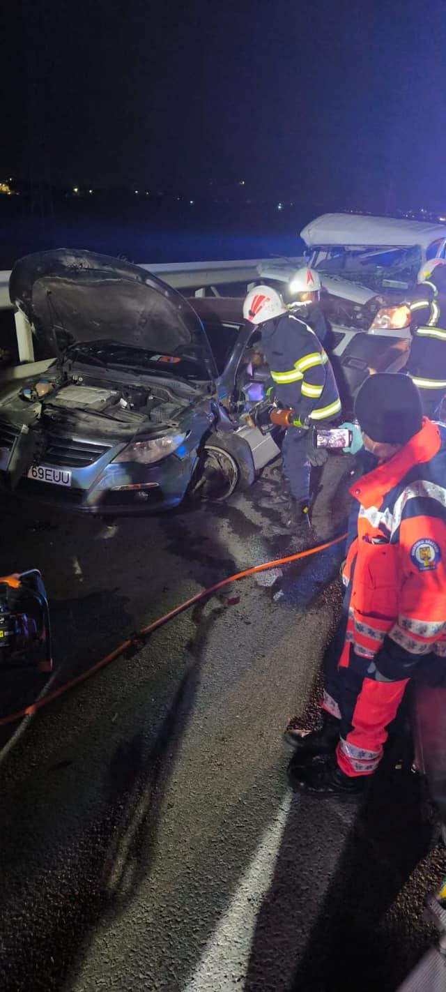 Accident grav pe A1 la ieșirea spre localitatea Cisnădie. Au fost implicate 6 autovehicule. A fost activat Planul Roșu de Intervenție 18869196