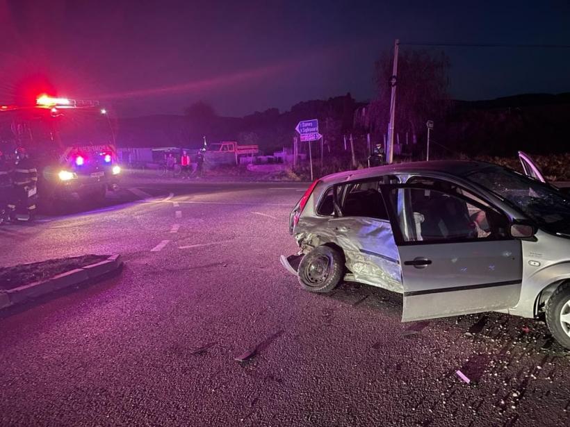 Cinci victime în urma unui accident în care au fost implicate trei mașini
