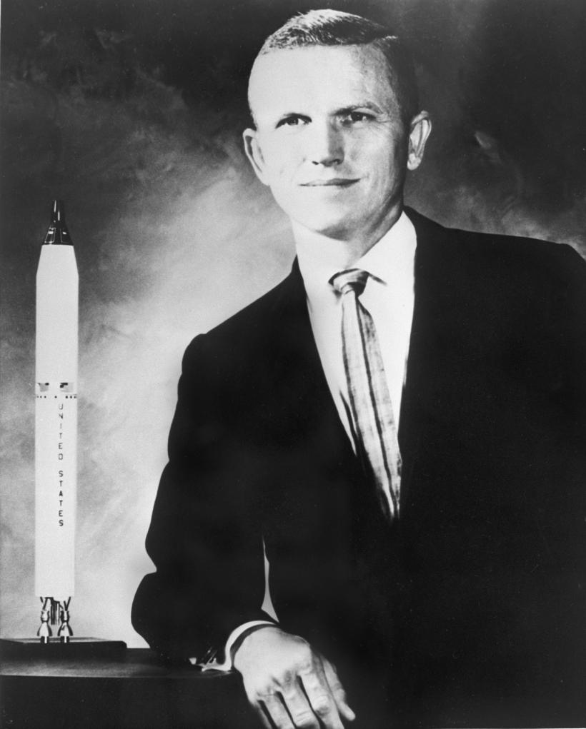 Frank Borman, comandantul primului zbor cu echipaj uman care a înconjurat Luna, a murit 18869117