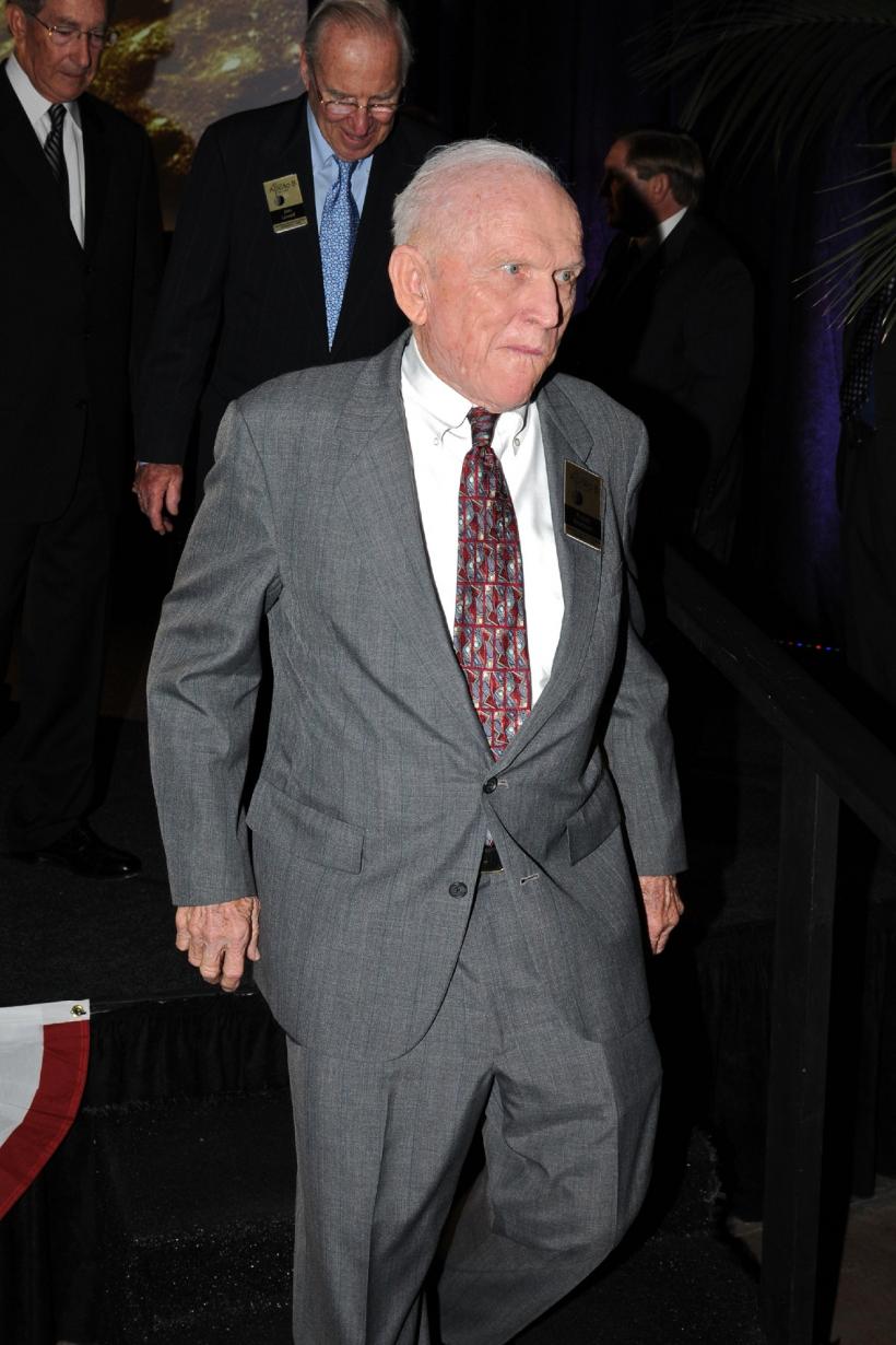 Frank Borman, comandantul primului zbor cu echipaj uman care a înconjurat Luna, a murit 18869118