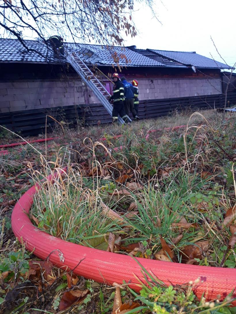 Incendiu puternic în Suceava. O spălătorie, o vulcanizare și un magazin mixt cuprinse de flăcări 18869324