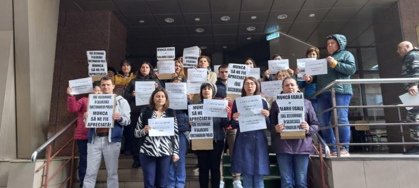 Casele de Pensii, lovite de scandalul salariilor: Mărirea pensiilor, în impas. Nu are cine să le recalculeze 18869398