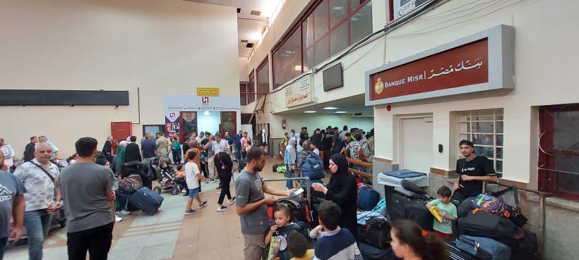 Alți 17 români și membri de familie ai acestora, evacuați din Fâșia Gaza în Egipt