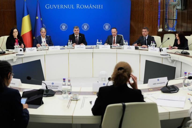 Serviciile secrete, cu ochii pe rețelele de socializare și pe plățile electronice 18869738