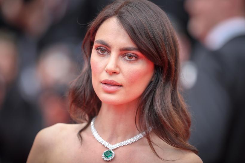 Catrinel Menghia a apărut însărcinată pe coperta unei reviste italiene 18870095