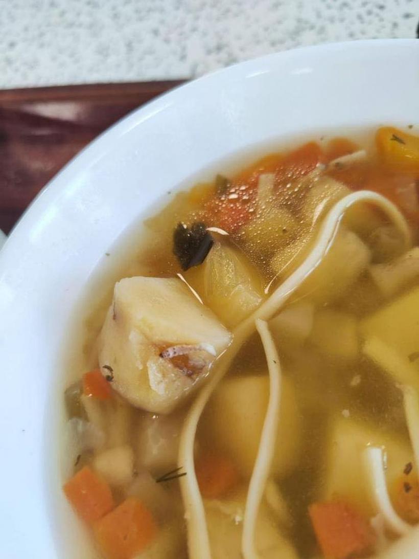 Viermi și carne alterată, în meniul studenților de la Academia de Poliție 18870233