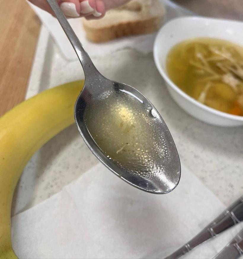 Viermi și carne alterată, în meniul studenților de la Academia de Poliție 18870234