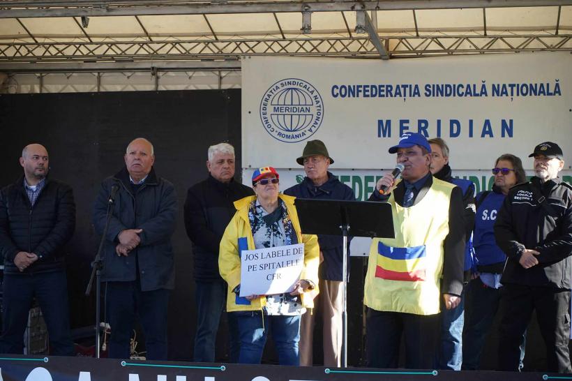 Sindicaliștii Meridian protestează în Piața Victoriei împotriva noii legi a pensiilor și a măsurilor fiscal-bugetare 18870123