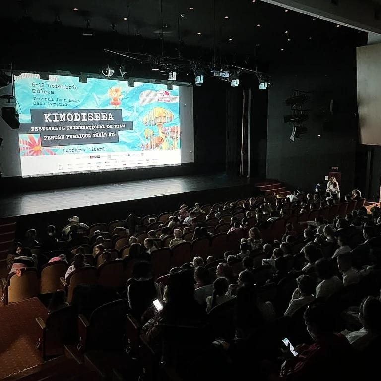 Sezonul din 2023 al Festivalului Internațional de film pentru publicul tânăr KINOdiseea s-a încheiat  Filmul danez Zâna florilor și trolul de piatră este câștigătorul competiției celei de-a  XV-a ediții  18869893