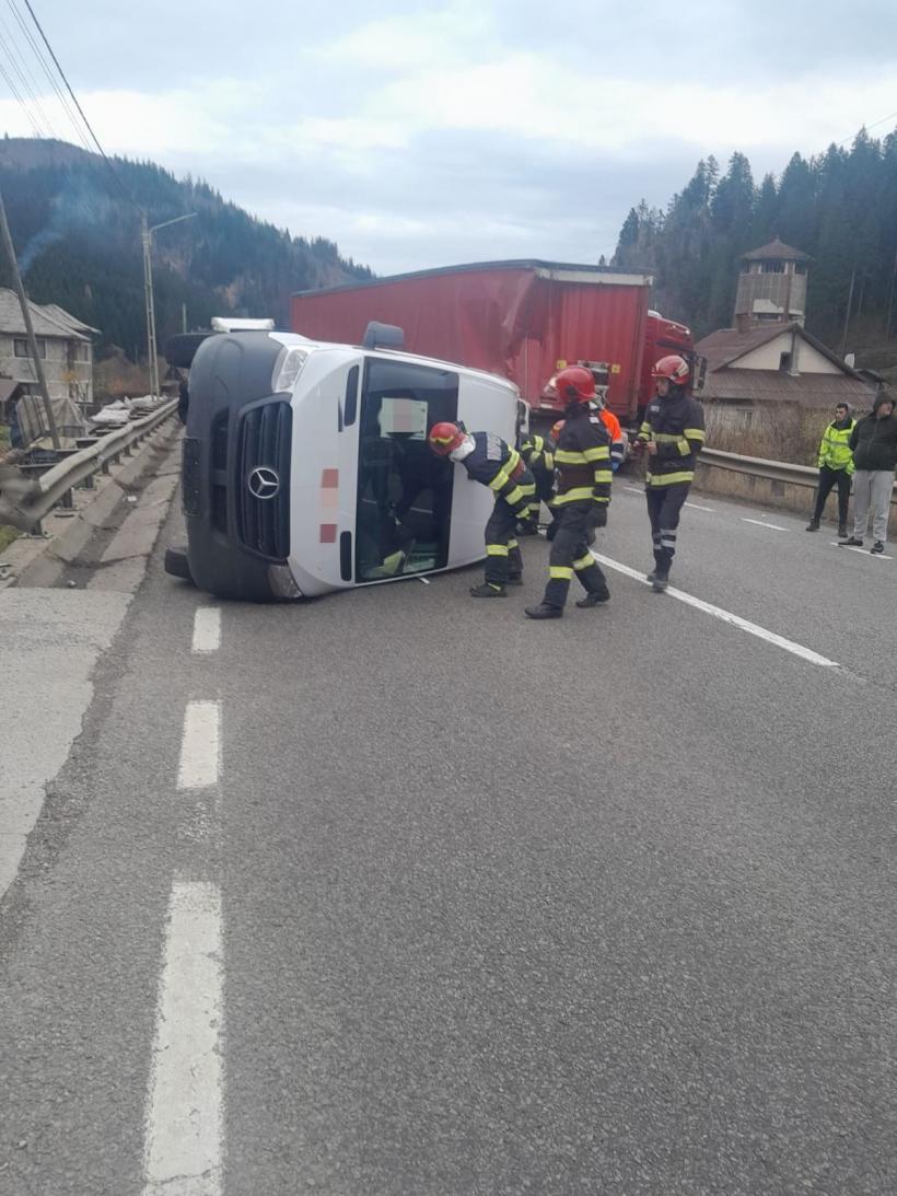 Alertă în Suceava, după un accident între un microbuz și un camion. A fost activat Planul roșu de intervenție 18870372