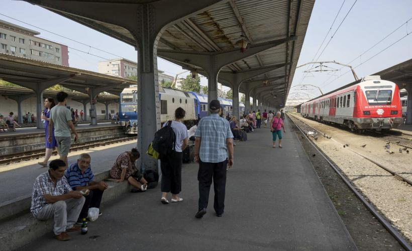  Tren oprit între stațiile Buftea- Periș din cauza unor probleme apărute la firul de contact