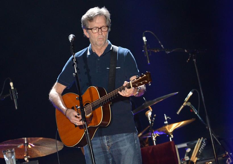O chitară care i-a aparţinut lui Eric Clapton, vândută la licitaţie cu peste un milion de dolari
