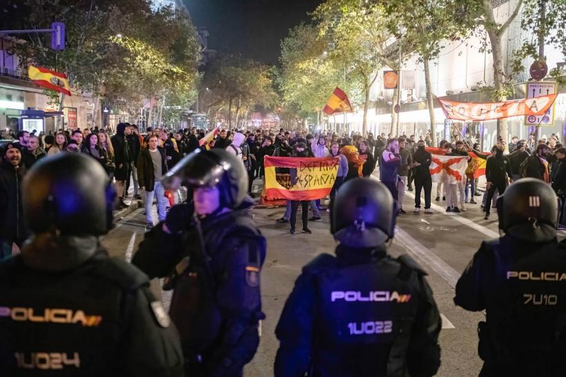 Protest masiv la Madrid contra legii amnistiei pentru separatiștii catalani 18870524