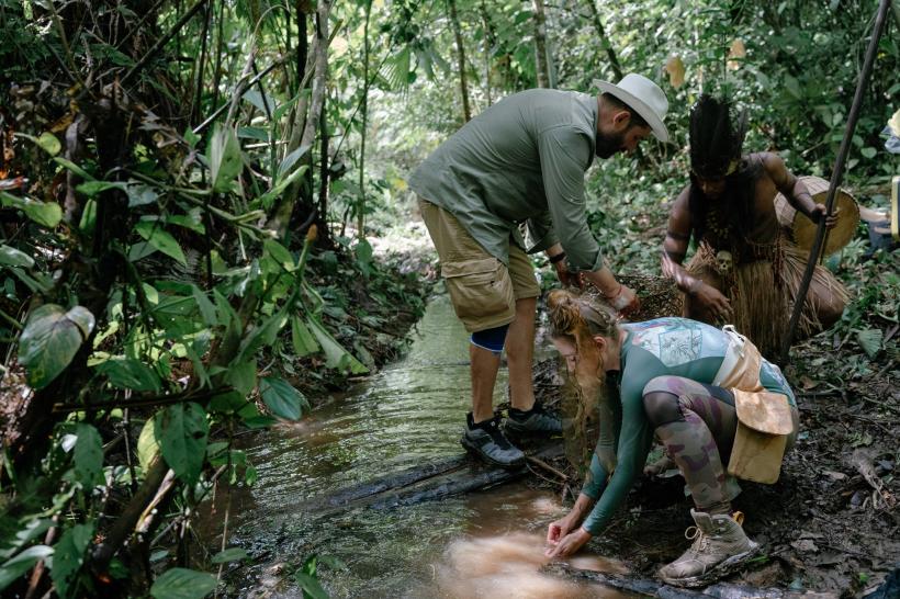 Giulia și Vlad au câștigat aseară jocul de amuletă și Joker-ul etapei la America Express. Concurenții, șocați de provocările junglei amazoniene: „A fost cel mai îngrozitor lucru!” 18870632