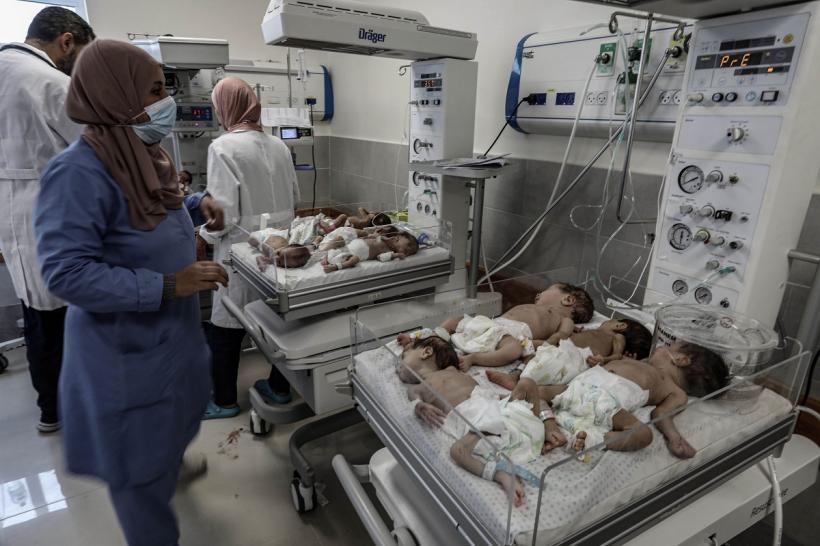 Zeci de bebeluși din Gaza, mutați în Egipt