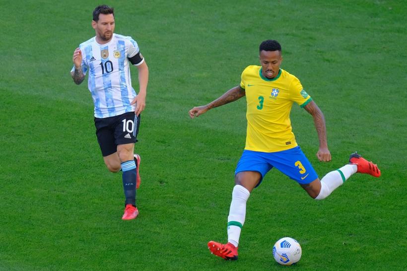 Ciocniri violente la meciul Brazilia - Argentina din preliminariile Cupei Mondiale 18871139