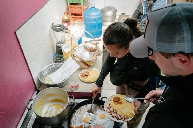 America Express, lider de audiență.  Iuliana Pepene și Sonia Simionov și-au încheiat aventura pe Drumul Soarelui 18871455