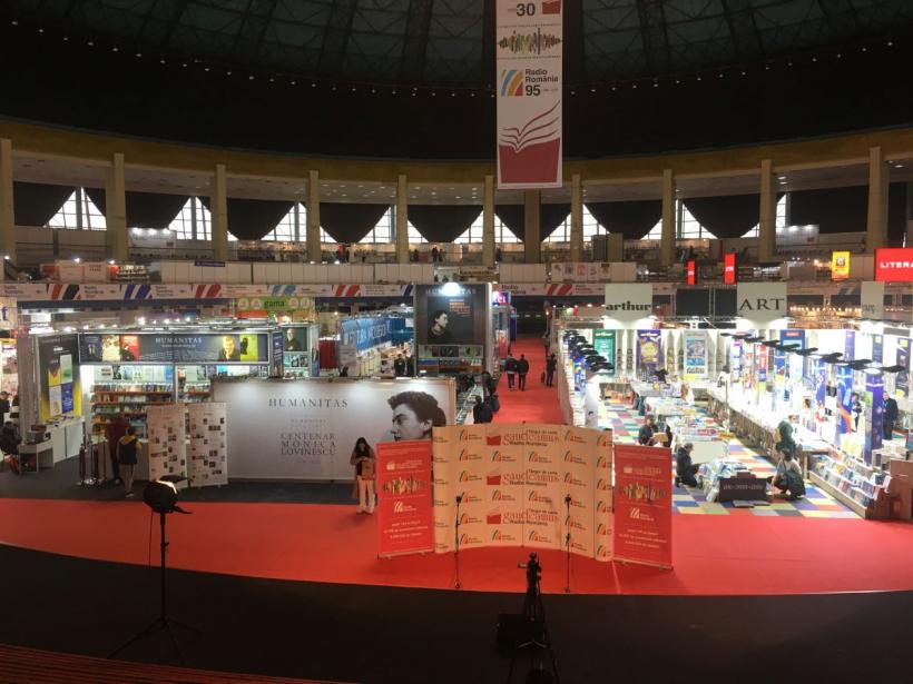 Gaudeamus 2023: veniți să luați lumină! 18871261