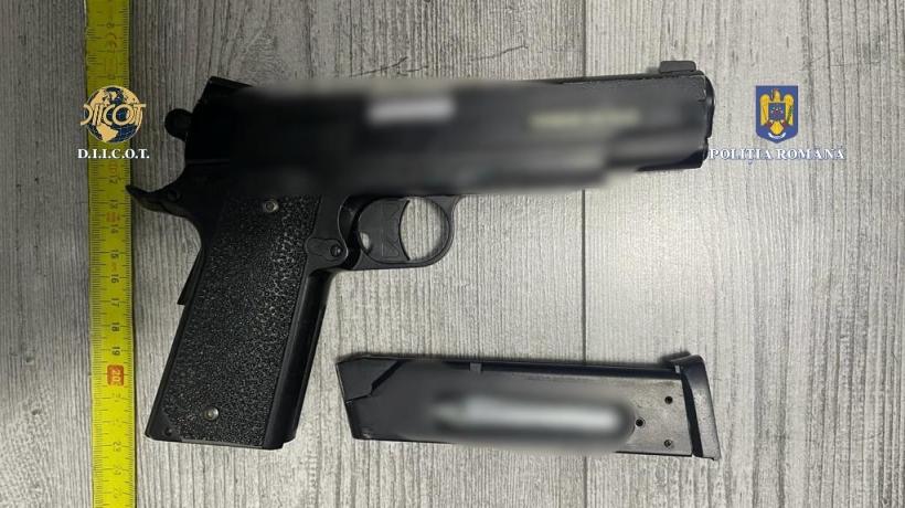 Liderii clanului Caran, cea mai puternică grupare interlopă din România, au fost săltaţi de mascaţi de la o petrecere 18871404