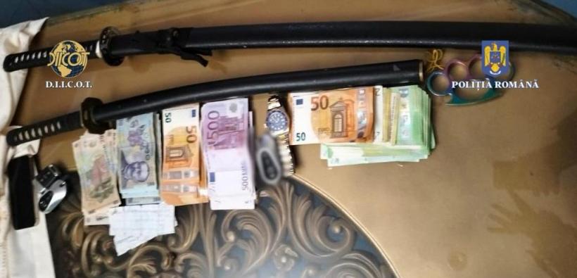 Liderii clanului Caran, cea mai puternică grupare interlopă din România, au fost săltaţi de mascaţi de la o petrecere 18871405