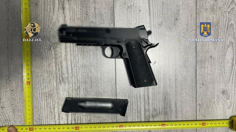 Liderii clanului Caran, cea mai puternică grupare interlopă din România, au fost săltaţi de mascaţi de la o petrecere 18871411