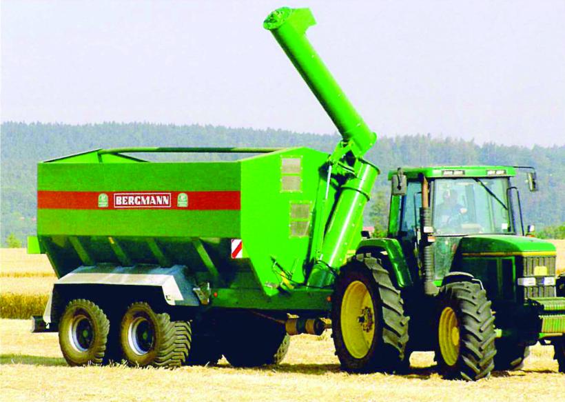 Piaţa de tractoare şi combine din România, în scădere drastică, în 2023: Supraproducția din Ucraina a pus probleme mari sec­torului agricol autohton 18871314