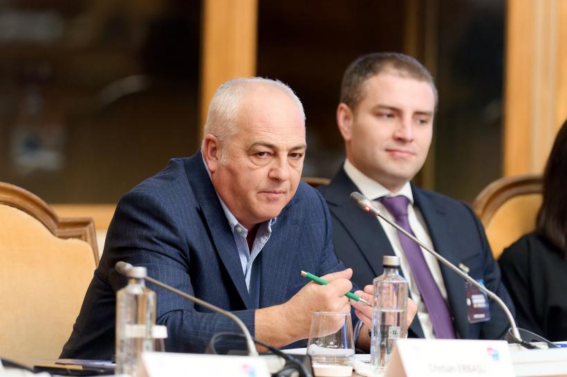 Până la așteptata reevaluare a lui ”1%”... dialog despre 99% transpirație în afaceri. La Forumul Dezvoltăm România 18871700