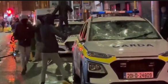 Proteste violente la Dublin, după înjunghierea a trei copii și doi adulți 18871566