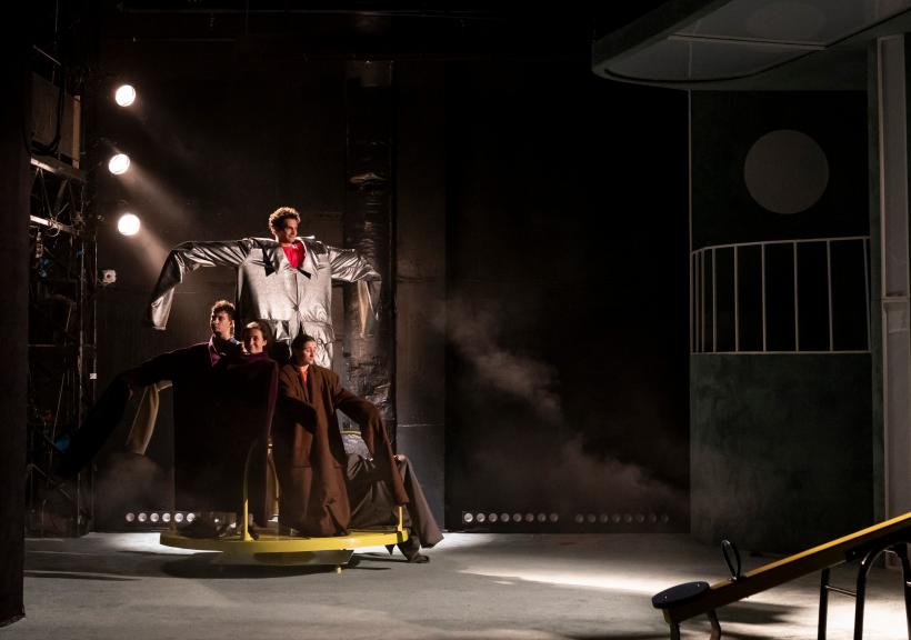 SF (SUPER-FRAGIL) Spectacol de teatru fizic pentru adolescenți semnat Andrea Gavriliu, la Teatrul Excelsior 18871754