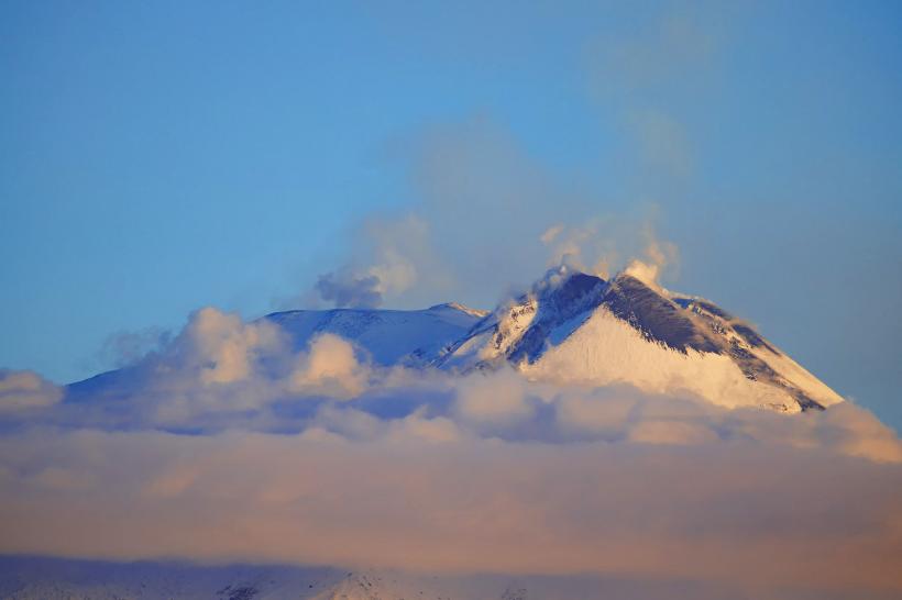 Vulcanul Etna din Sicilia a erupt din nou 18871905