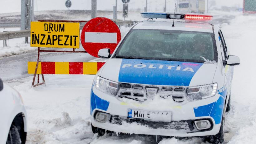 Drumuri închise în România. Iată lista zonelor unde nu se circulă la ora 22.00 din cauza viscolului