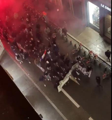 Demonstrații violente în Franța, după uciderea unui adolescent la o petrecere. Oamenii scandează ”Islamul în afara Europei!” 18872253