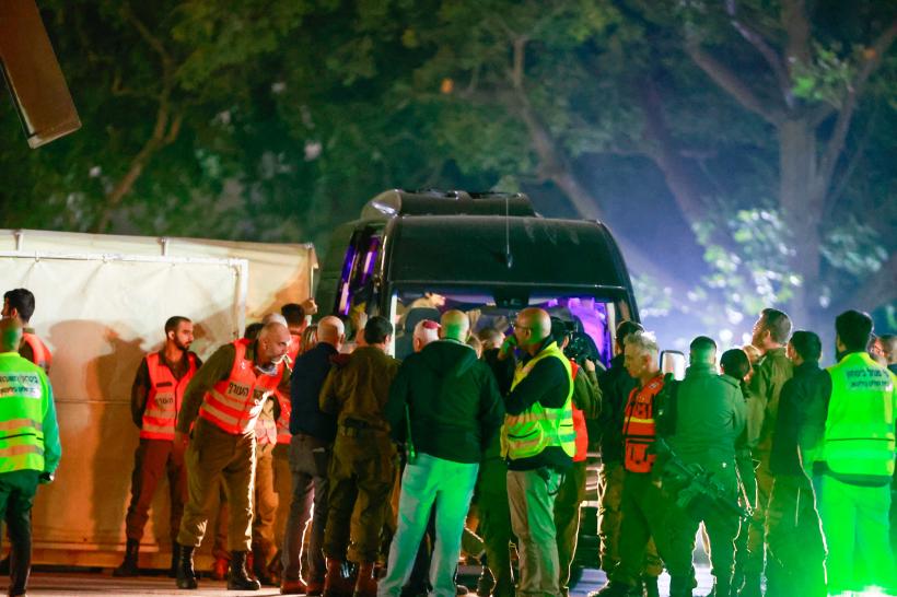 Armata israeliană confirmă că Hamas a predat 11 ostatici israelieni Crucii Roșii din Gaza 18872242