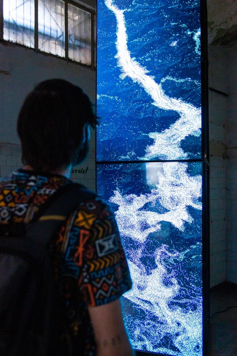 Viitorul așa cum și-l imaginează tinerii, în expoziția THIS IS NOT MY YOUTHOPIA, între 5 – 15 decembrie la Timișoara 18871821