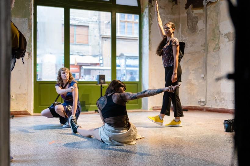 Viitorul așa cum și-l imaginează tinerii, în expoziția THIS IS NOT MY YOUTHOPIA, între 5 – 15 decembrie la Timișoara 18871827